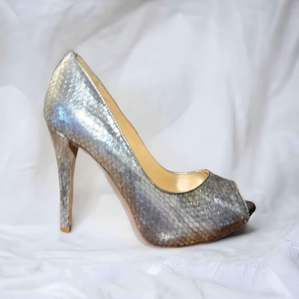 Badgley Mischka Silver Snakeskin Peep Toe Heels